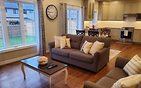 4 Bd Family Retreat - Basement Not Included